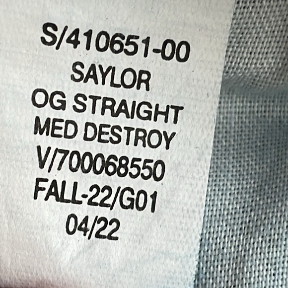 Old Navy Saylor OG Straight in Med Destroy Jeans - Picture 7 of 7